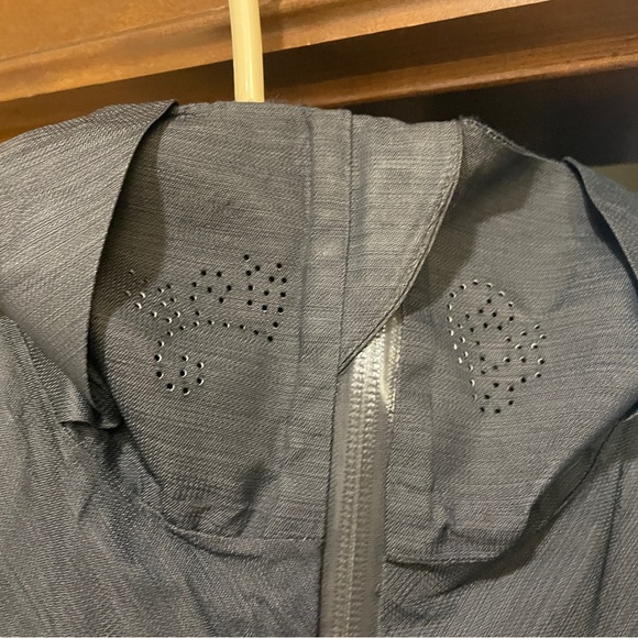 Helly Hansen Charcoal Ski/Winter Jacket - Picture 10 of 15